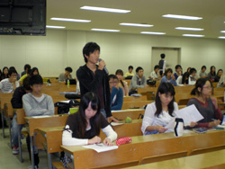 熱心な学生の皆さまから多くを学びました 講演参加者も積極的に質問していました