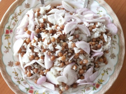 茶色いえんどう豆とご飯