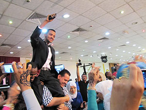 blog1304_1130_4groom.jpg