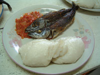 なかなか美味です シマと揚げた魚のお昼ごはん
