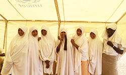 中等教育校に通うソマリア難民の女子生徒たち