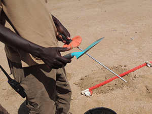 地雷掘削に使う道具