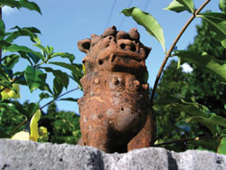 沖縄の守り神シーサー 沖縄の守り神シーサー
