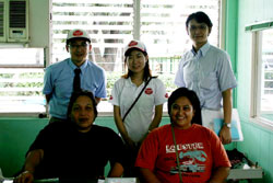 TWHのスタッフ、JICA専門家・鷺谷大輔氏とともに TWHのスタッフ、JICA専門家・鷺谷大輔氏とともに