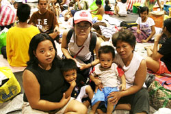 今後の生活は不安だらけというレアンさん一家 今後の生活は不安だらけというレアンさん一家