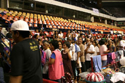 大勢の被災者すべてに毛布が行き渡るのか 大勢の被災者すべてに毛布が行き渡るのか