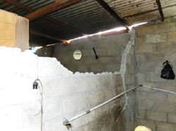 崩壊した障害児家庭の家 崩壊した障害児家庭の家