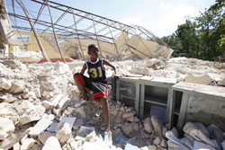 一命はとりとめたものの、父親を失ったクリストファーくん 一命はとりとめたものの、父親を失ったクリストファーくん