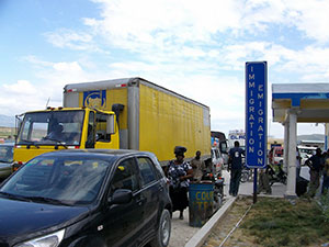 隣国ドミニカ共和国とハイチの国境地帯 隣国ドミニカ共和国とハイチの国境地帯