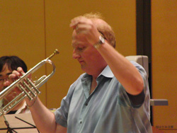 はるばるフランスからかけつけたオービエ氏 はるばるフランスからかけつけたオービエ氏