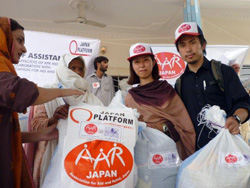 9月16日、被災地の200世帯に支援物資を配付しました 9月16日、被災地の200世帯に支援物資を配付しました