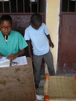 まずは体重や体温、血圧を測定 まずは体重や体温、血圧を測定