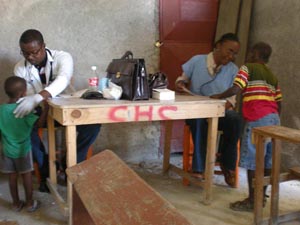 6人の医師と看護師によるチームで診察 6人の医師と看護師によるチームで診察