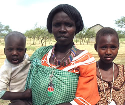 ナキンガさん 子どもたちのためにワークショップに熱心に参加していました