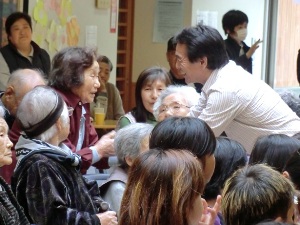 イベントに参加された被災者の方々からも大人気の江戸屋猫八さん
