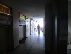 湊中学校の廊下