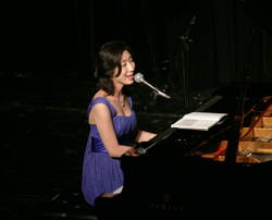 歌声が心に響きました ジャズシンガーの中溝ひろみさん