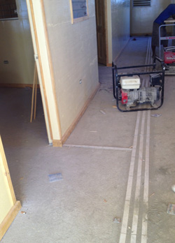 工事中の盲人支援協会の建物