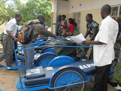 リアカーのような救急カート