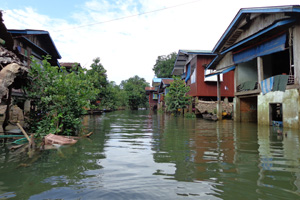 一面水に浸かった通り
