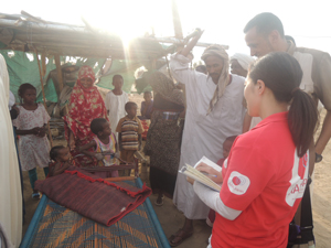 テントで暮らす被災者