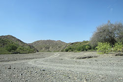 ハイラバードに通じる川のあと