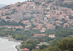 トルコ沿岸に位置するレスボス島