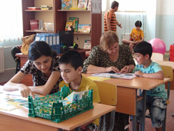 タジキスタンの特殊支援学級の様子