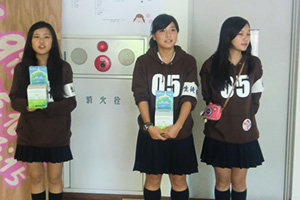 世田谷区の学校が協力して文化祭で募金活動 日本生まれの国際ngo r Japan 難民を助ける会